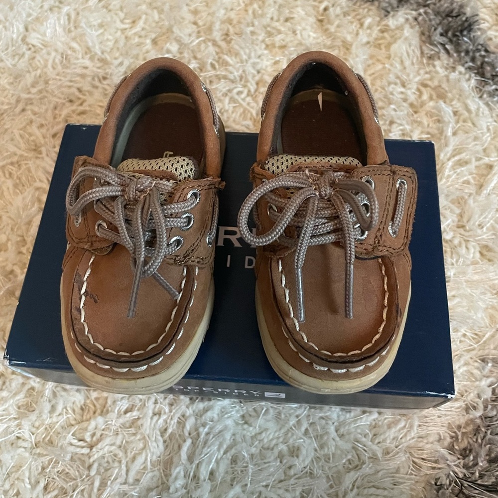 Toddler Sperry boat shoes, Velcro closure